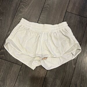 Lululemon Hotty Hot Shorts Low Rise 2.5”